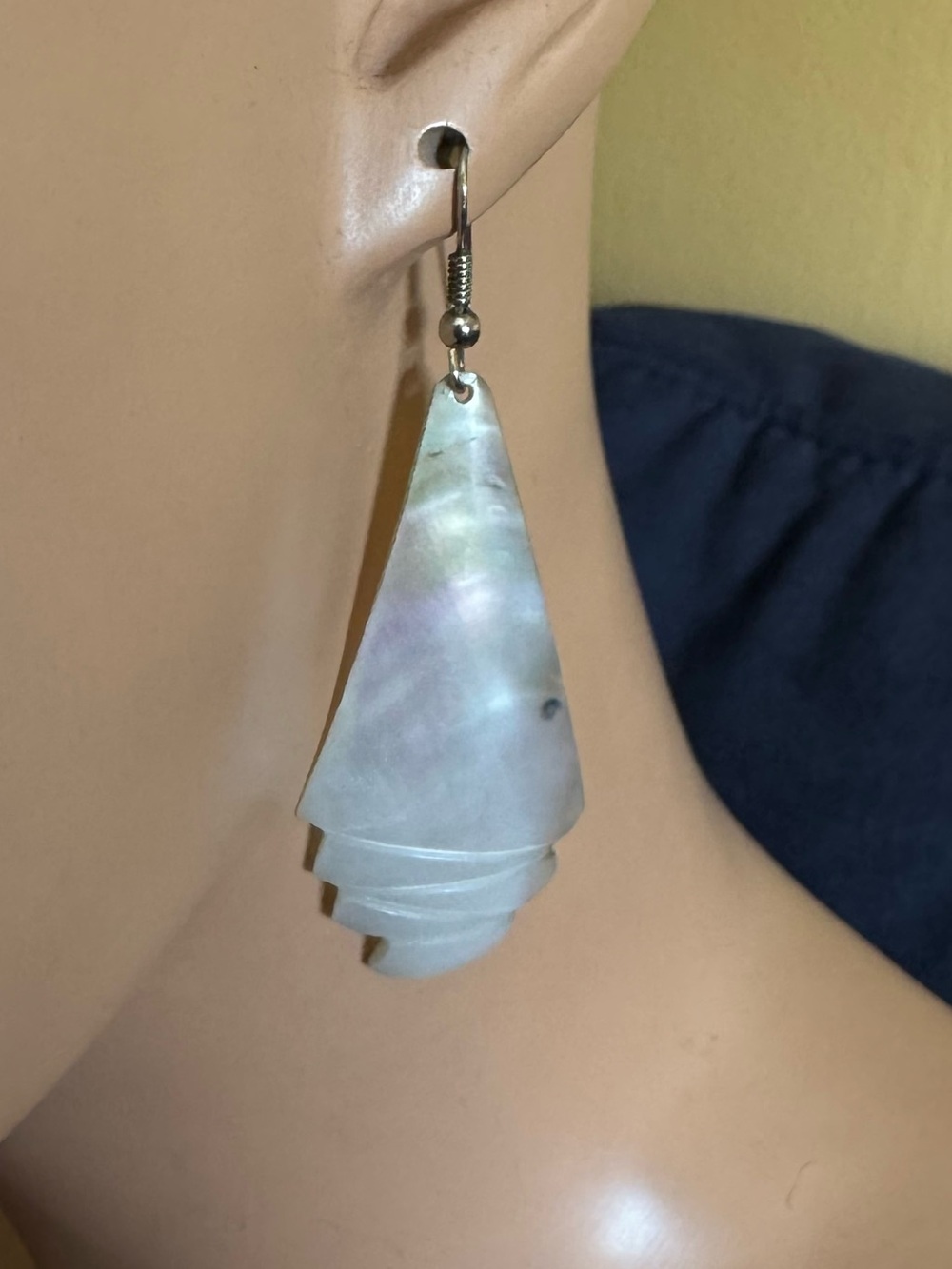 VTG natural mother of pearl shell triangle shape shaped drop earrings